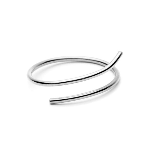 FAVOURITES Essence Ring 18Ct White Gold